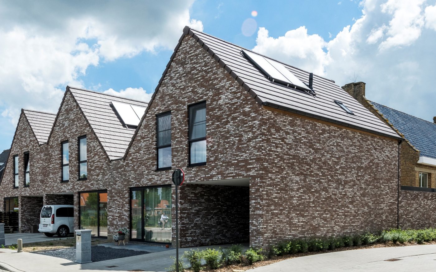 Nieuwbouw woningen | Houthulst, België | Gevelbaksteen: Metropolis Civitas Bruin SP HF EB65 | Architect: Willemyns Karen Architect, Merkem