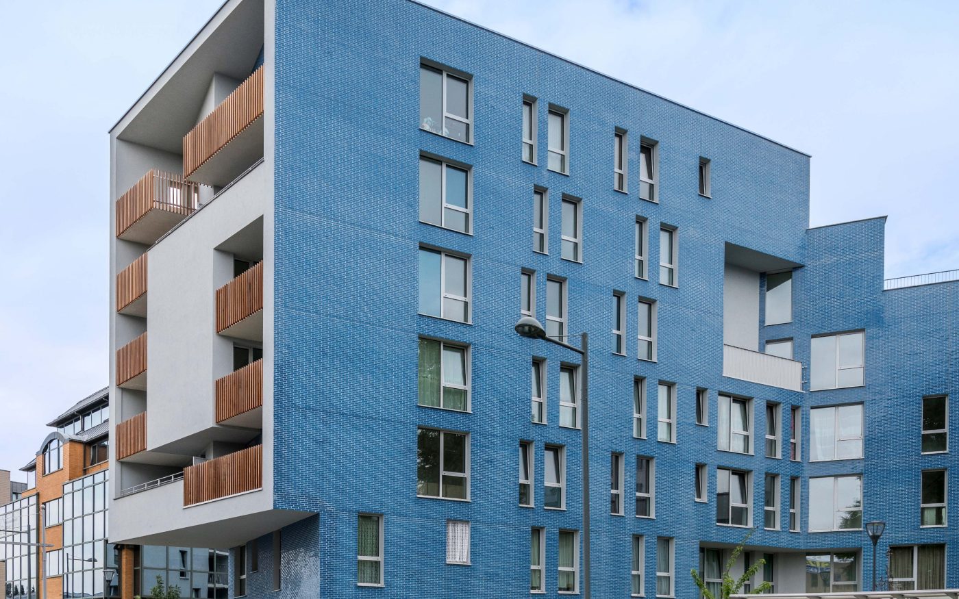 Nieuwbouw appartementen | Evere, België | Gevelbaksteen: Glazuurbaksteen blauw