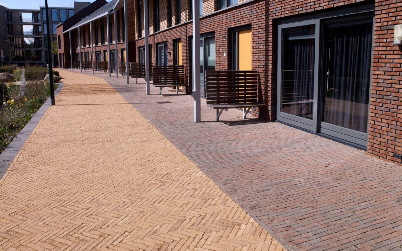 Bekroonde monumentale reconstructie, Bergerhof, Renkum | Straatbakstenen: Ravenna WF en DF en Siena WF