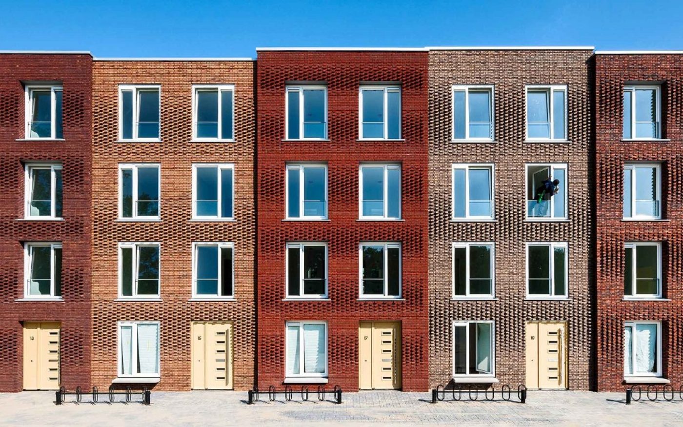 Nieuwbouw Studentenwoningen | Utrecht | Gevelbakstenen: Douro Porto Gereduceerd, Dinkelrood Gereduceerd, Pioenroos, Dommelrood Gereduceerd HV WF en Edelstenen-serie Rutiel WS WF