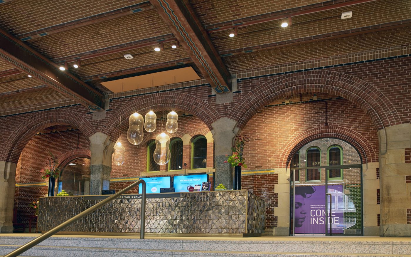 Renovation Beurs van Berlage, Damrak, Amsterdam. Architects: Bierman Henket architecten with projectarchitect Henk van Laarhoven. Advisors: van Bremen Bouwadviseurs, Sanne Mouwen and Wietse den Hartog. Client: Beurs van Berlage. Contractor: N.J. de Nijs, Warmenhuizen. Building Material Business, BMH: Cementbouw Heemstede, Jan Woudhuizen and Niels Bethlehem.         Products used: Terca customized glazed bricks, in different formats and in 15 colors matching the old brick colors. Bricks: Rode strengperstenen (uni-rood van Panningen), Rood kolenstook Renova van Wienerberger Bemmel. Year of completion: 2017.