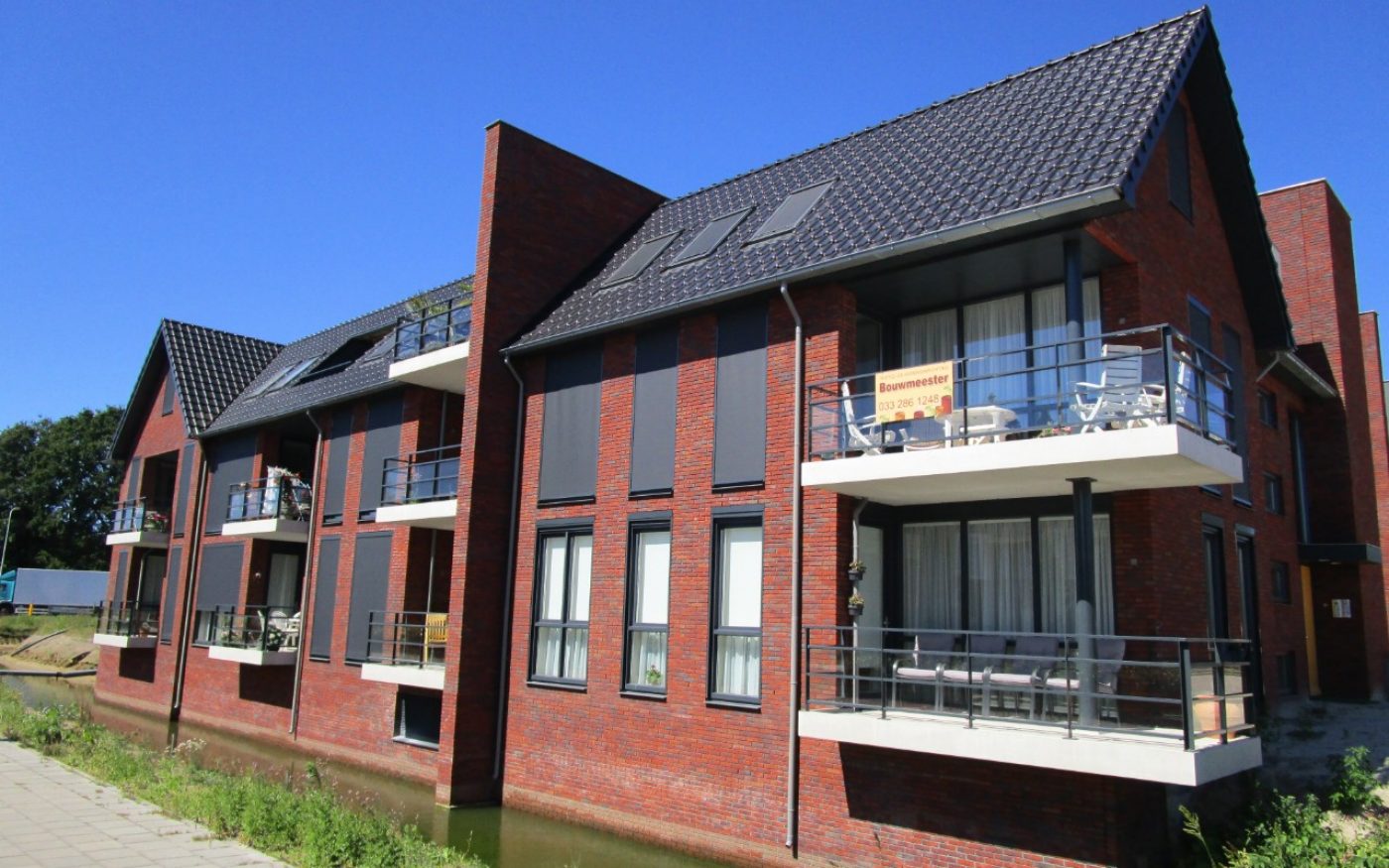 Nieuwbouw Luxe Appartementen | Marktstraat - de Dreef, Scherpenzeel | Dakpan: Alegra 10 TE Vulkaanzwart Edel-Engobe 755 | Gevelbaksteen: Astro-serie Altair HV WF