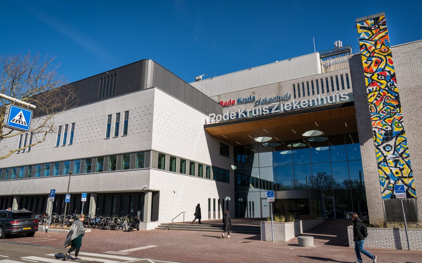 Rode Kruis Ziekenhuis, Beverwijk | Product: Geglazuurde steenstrips