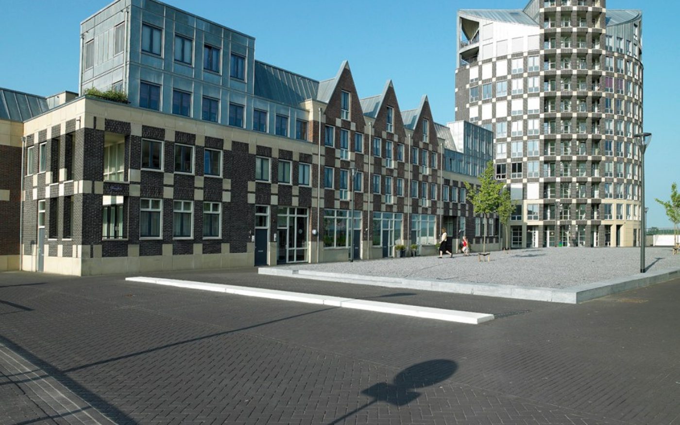 Nieuwbouwstraat - kade, IJsselkade, Doesburg | Straatbakstenen: Nero DF en KK70