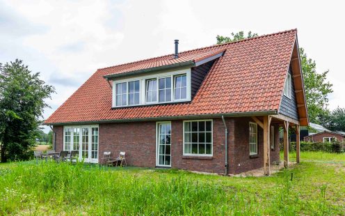 Vrijstaande woning, Overasselt | Gevelbakstenen mix: Veldbrand Antiek HV WF en de Veldbrand Exterieur HV WF | Dakpan: OVH Klassiek vieilli rood