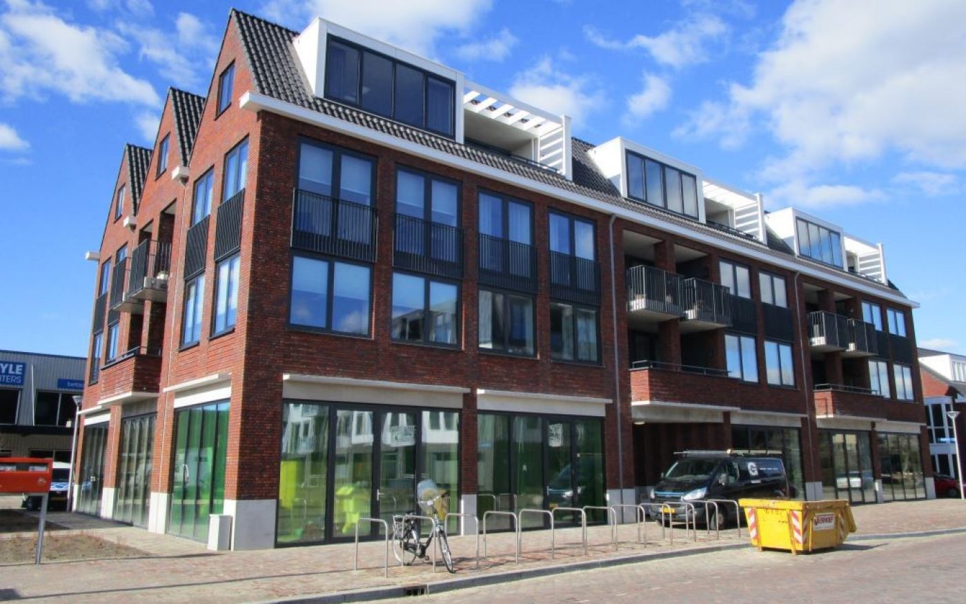 Nieuwbouw 11 appartementen + 57 woningen | Castellumlaan, hoek Zandweg De Meern | Gevelbakstenen: Avior, Polaris en Sargas HV WF | Dakpan: OVH Vario leikleur mat engobe