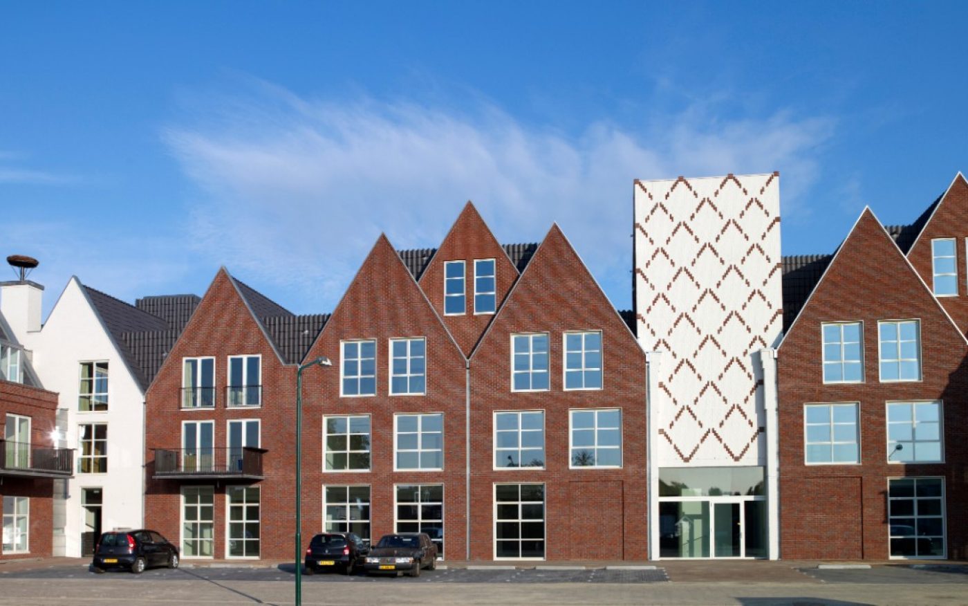 Nieuwbouw Dienstencentrum, Cuijk | Dakpan Madura, Gevelbakstenen: Rood en Heukelom HV WF