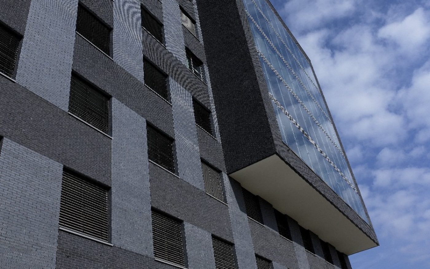 Nieuwbouw Kantoorgebouw Vitens | Meander, Arnhem | Gevelbakstenen: Agora Zwart HV WF en WDF