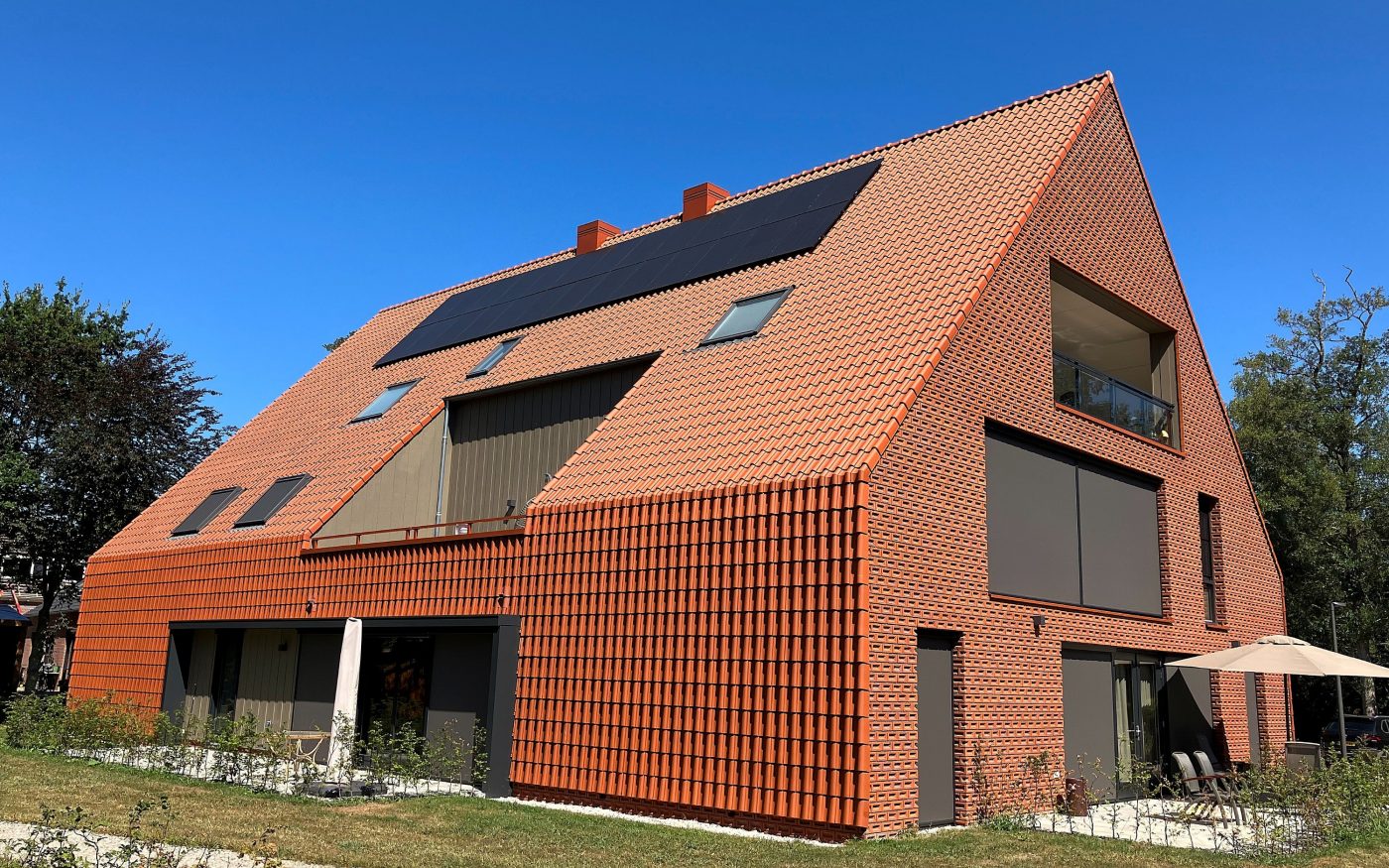 Nieuwbouw 18 appartementen Achter de Burcht Vries, Drenthe | Dakpan: OVH Vario natuurrood+