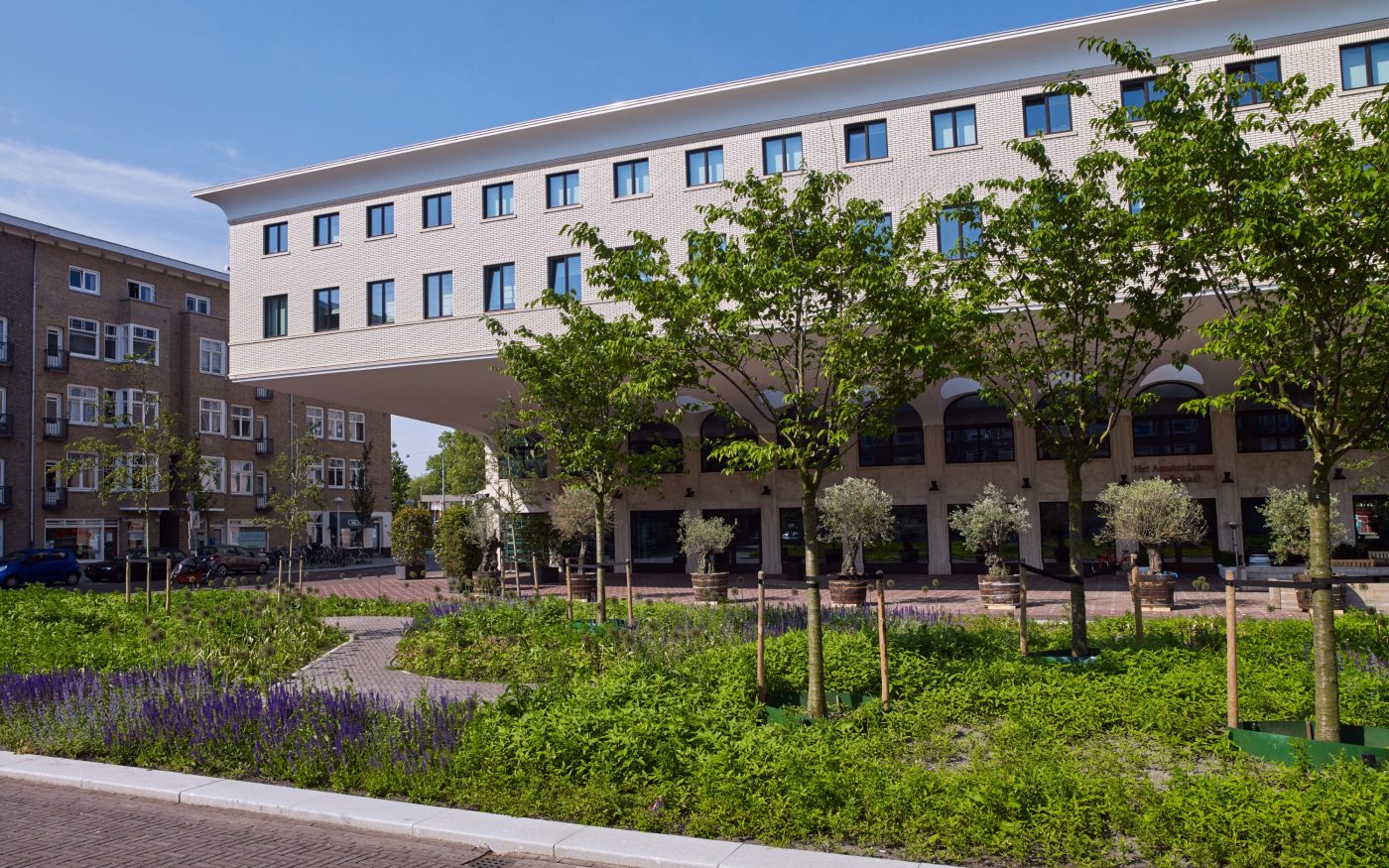 Maatwerk Glazuurbakstenen | Nieuwbouw Culinair Centrum en Hotel Project Zuidblok| Stadionplein, Amsterdam | Architect: Kollhoff Architekten | Contractors: Pieters Bouwtechniek, Vink Bouw en IQNN Vastgoed |  Client: IQNN Vastgoed