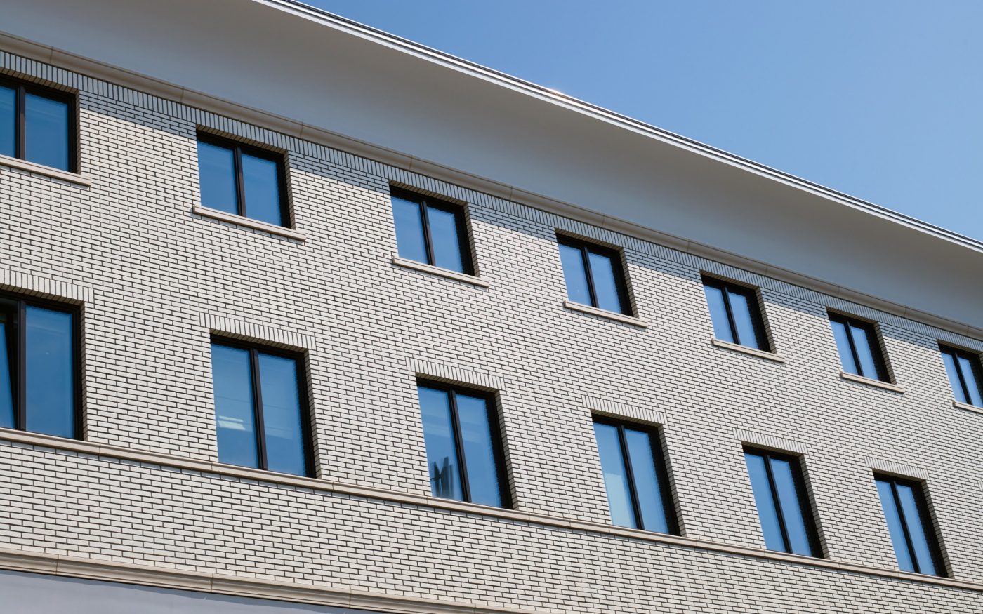 Maatwerk Glazuurbakstenen | Nieuwbouw Culinair Centrum en Hotel Project Zuidblok| Stadionplein, Amsterdam | Architect: Kollhoff Architekten | Contractors: Pieters Bouwtechniek, Vink Bouw en IQNN Vastgoed |  Client: IQNN Vastgoed