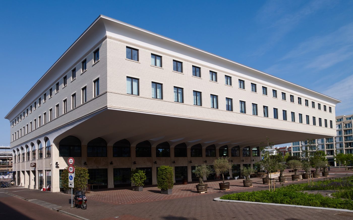 Maatwerk Glazuurbakstenen | Nieuwbouw Culinair Centrum en Hotel Project Zuidblok| Stadionplein, Amsterdam | Architect: Kollhoff Architekten | Contractors: Pieters Bouwtechniek, Vink Bouw en IQNN Vastgoed |  Client: IQNN Vastgoed