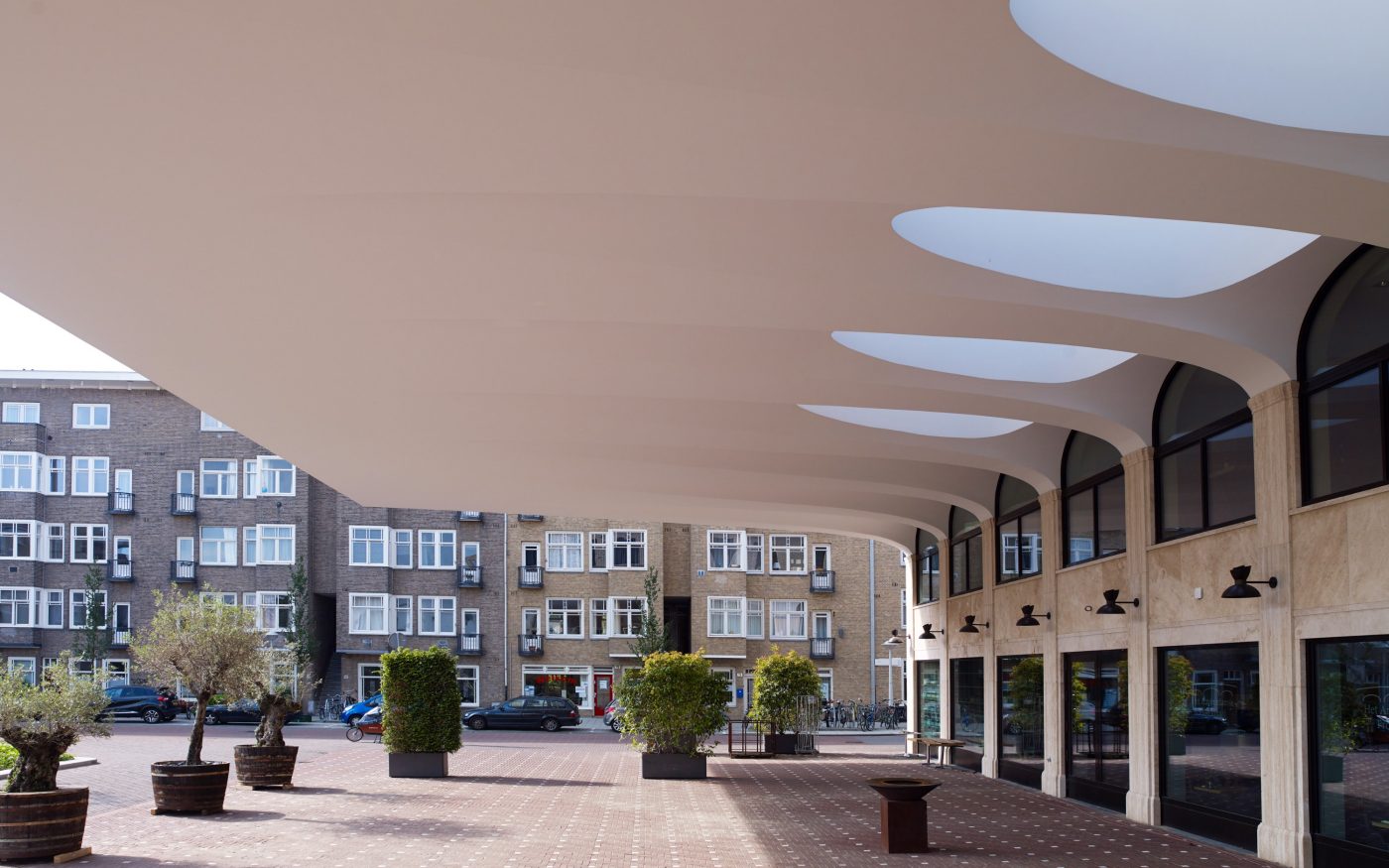 Maatwerk Glazuurbakstenen | Nieuwbouw Culinair Centrum en Hotel Project Zuidblok| Stadionplein, Amsterdam | Architect: Kollhoff Architekten | Contractors: Pieters Bouwtechniek, Vink Bouw en IQNN Vastgoed |  Client: IQNN Vastgoed