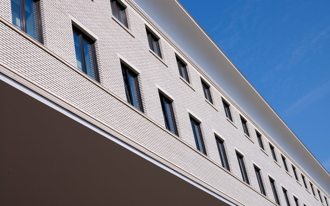 Maatwerk Glazuurbakstenen | Nieuwbouw Culinair Centrum en Hotel Project Zuidblok| Stadionplein, Amsterdam | Architect: Kollhoff Architekten | Contractors: Pieters Bouwtechniek, Vink Bouw en IQNN Vastgoed |  Client: IQNN Vastgoed