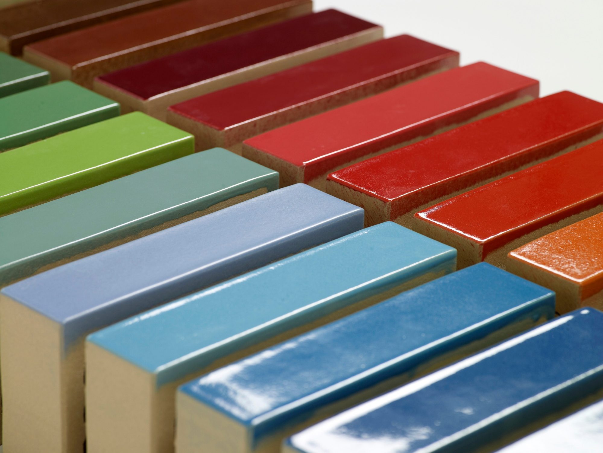 Crystal-serie: powerful, solid colors with luxurious high gloss