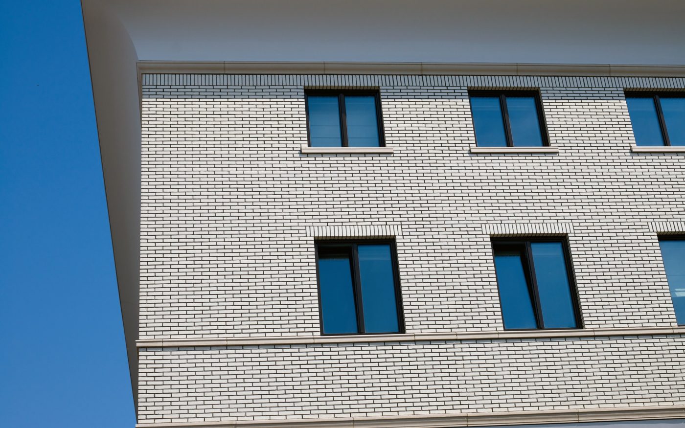 Maatwerk Glazuurbakstenen | Nieuwbouw Culinair Centrum en Hotel Project Zuidblok| Stadionplein, Amsterdam | Architect: Kollhoff Architekten | Contractors: Pieters Bouwtechniek, Vink Bouw en IQNN Vastgoed |  Client: IQNN Vastgoed