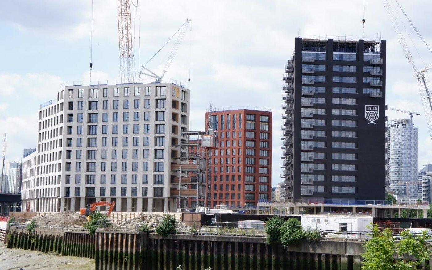 Glazuursteen Blauw Standaard, Rood Standaard en Wit Standaard SP WF | Nieuwbouw Appartementen | London City Island | Architect: Glenn Howells Architects | Client: London City Island | Photographer: Michael Molloy