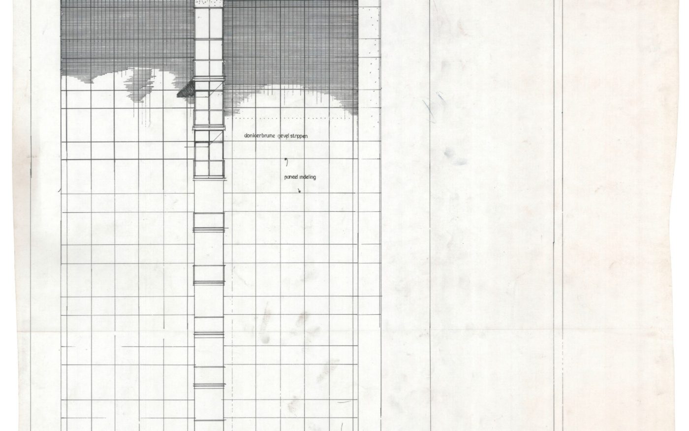 Renovatie Elsevier kantoorgebouw voor studentenwoningen, Sara Burgerhartstraat, Amsterdam. Oplevering: 2015. Aannemer: N.J. de Nijs en Zonen. Architect: Knevel architecten, Amsterdam. Fotograaf: Leonard Fäustle. Sorteringen: Terca glazuurbakstenen.