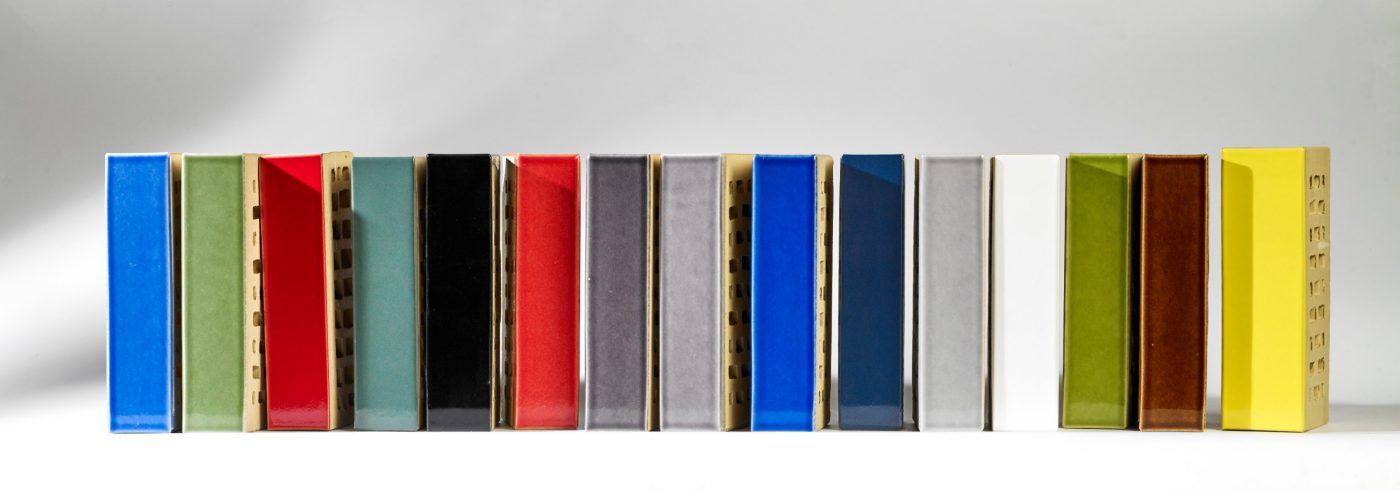 Sfeerbeeld van een mix van Crystal en Pearl glazuurstenen