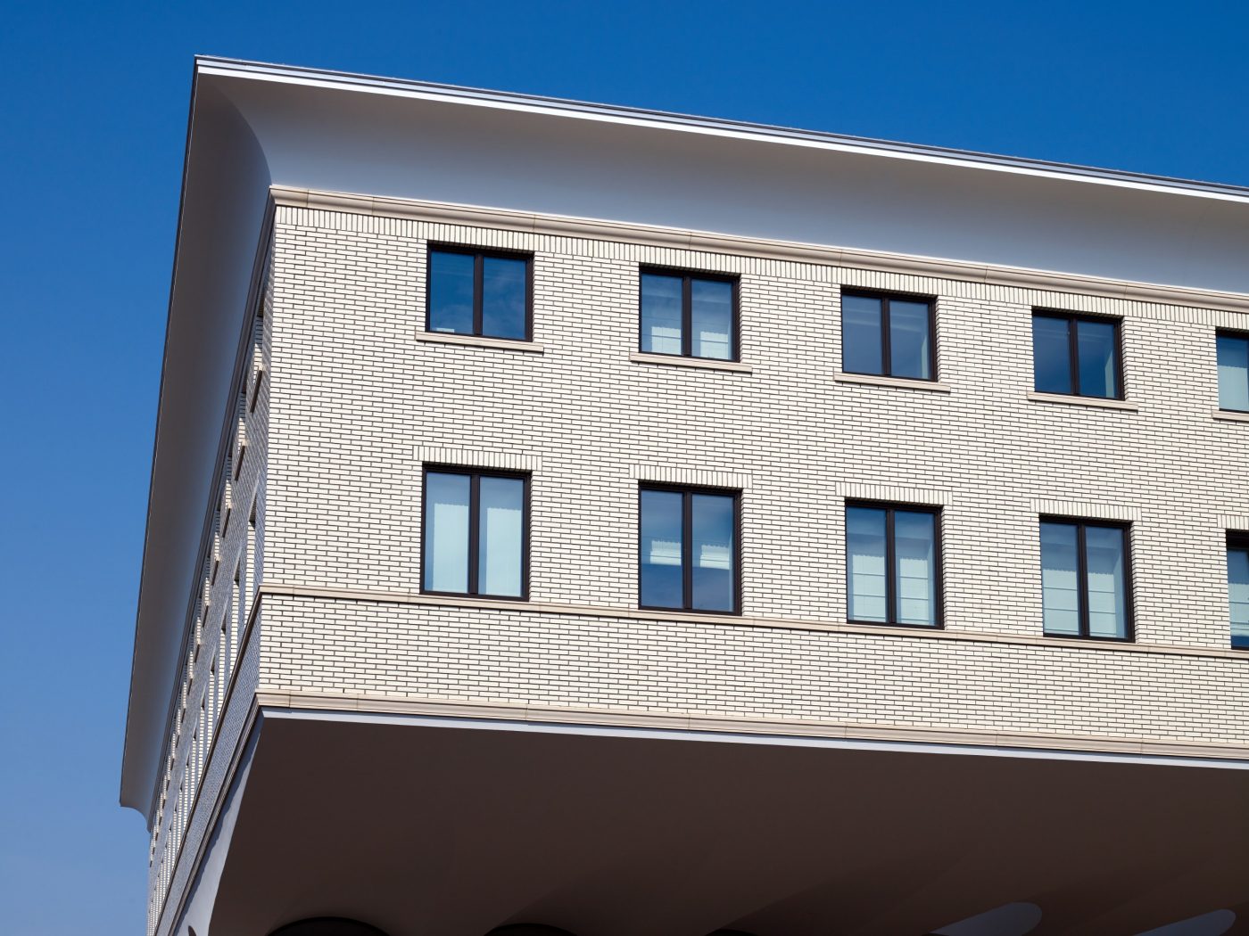 Maatwerk Glazuurbakstenen | Nieuwbouw Culinair Centrum en Hotel Project Zuidblok| Stadionplein, Amsterdam | Architect: Kollhoff Architekten | Contractors: Pieters Bouwtechniek, Vink Bouw en IQNN Vastgoed |  Client: IQNN Vastgoed