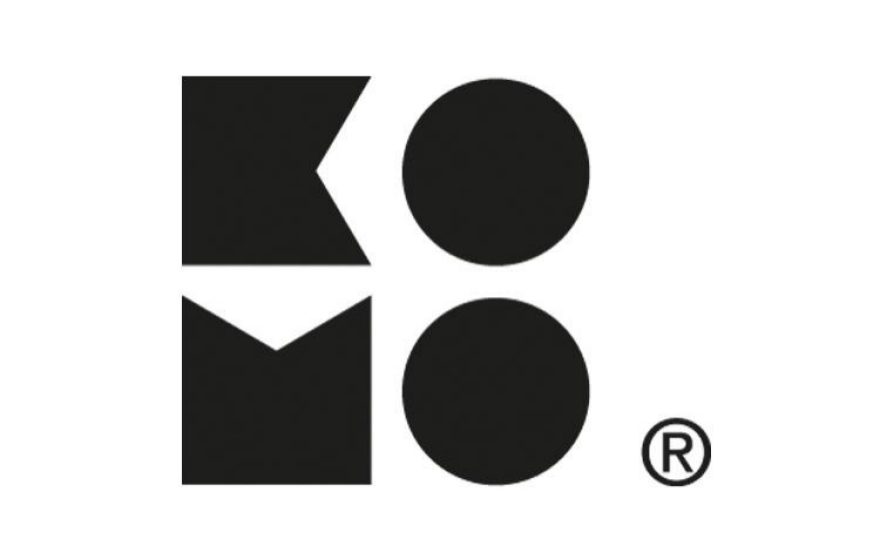 Logo KOMO, KOMO-certificering dakpannen. grafisch ontwerp, logo land specifiek, zwart-wit.