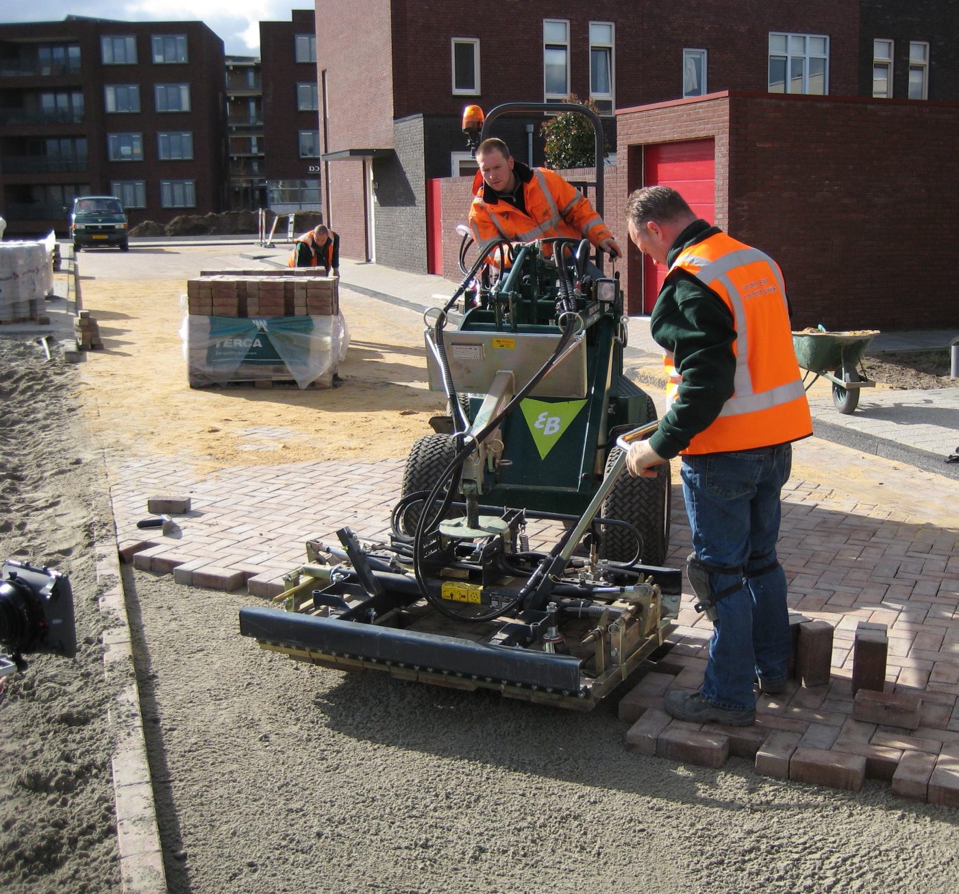 Machinaal straten | Landgoed Driessen, Waalwijk