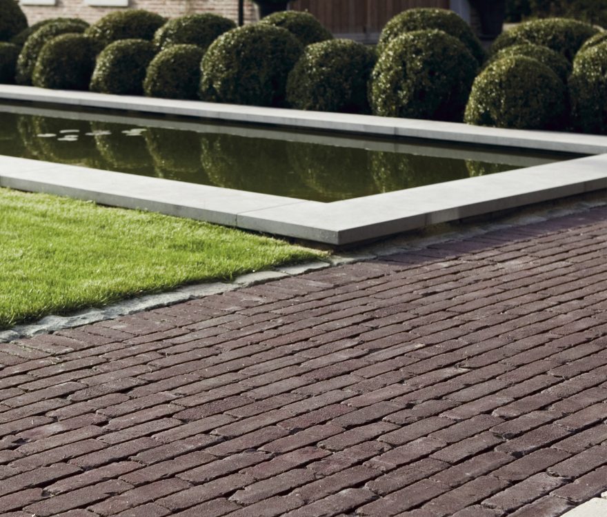 Nieuwbouw voorbeeldtuinen 2011. Straatbakstenen: bruno getrommeld wf, mastiek getrommeld wf, omber getrommeld df, padova getrommeld wf, paviona getrommeld wf, ravenna getrommeld df, torino df en paviona wf.