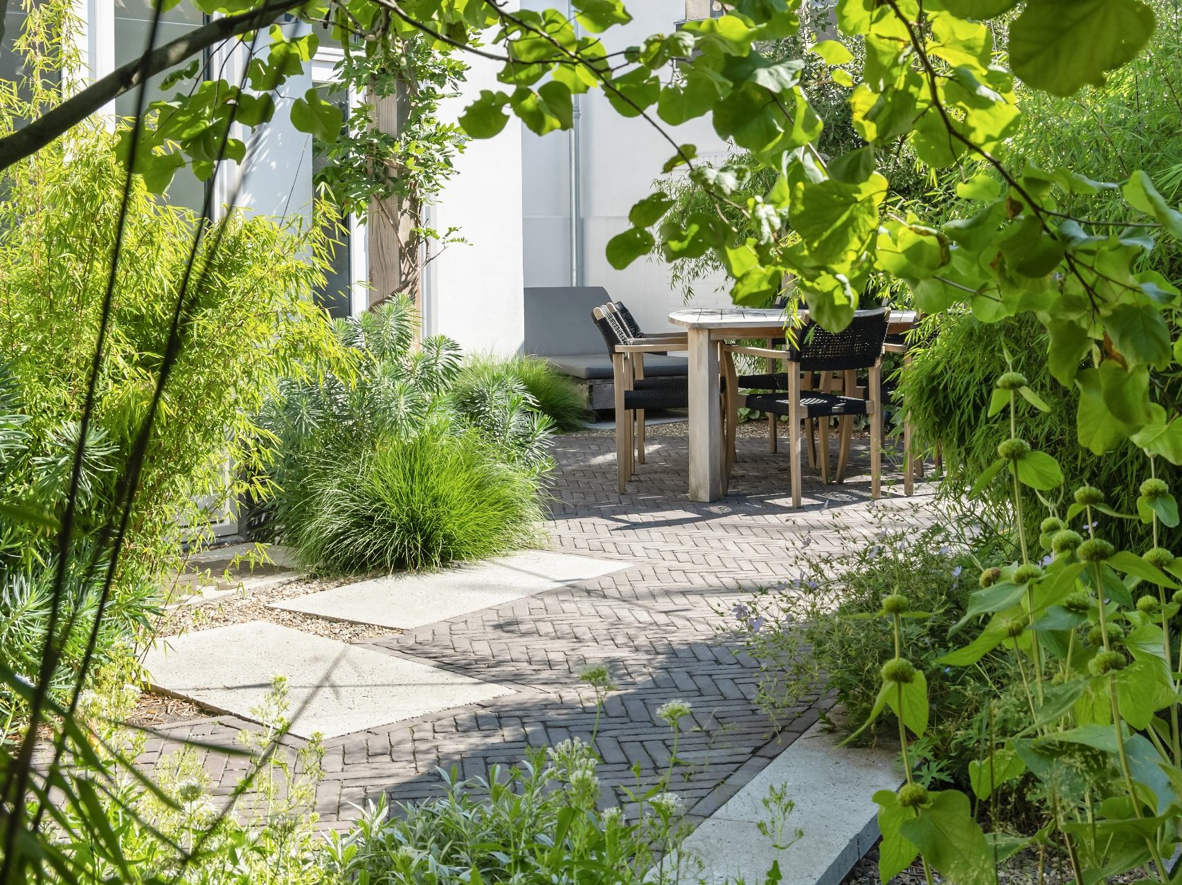 imagine! 2026 | Magazine over keramische tuinbestrating | Referentie