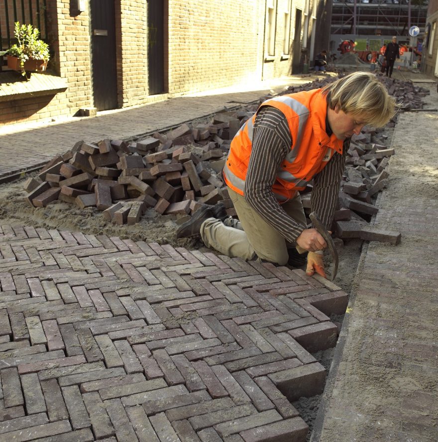 Renovatie straten binnenstad, Centrum, Deventer. Straakbakstenen mix: Bruno WF en Nostalgie WF.