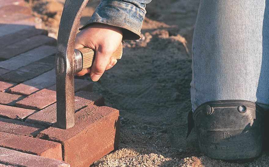 Straatmaker | verwerking straatbakstenen