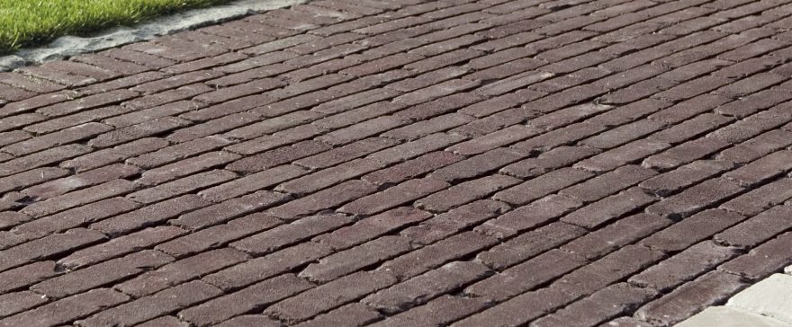 Nieuwbouw voorbeeldtuinen 2011. Straatbakstenen: bruno getrommeld wf, mastiek getrommeld wf, omber getrommeld df, padova getrommeld wf, paviona getrommeld wf, ravenna getrommeld df, torino df en paviona wf.