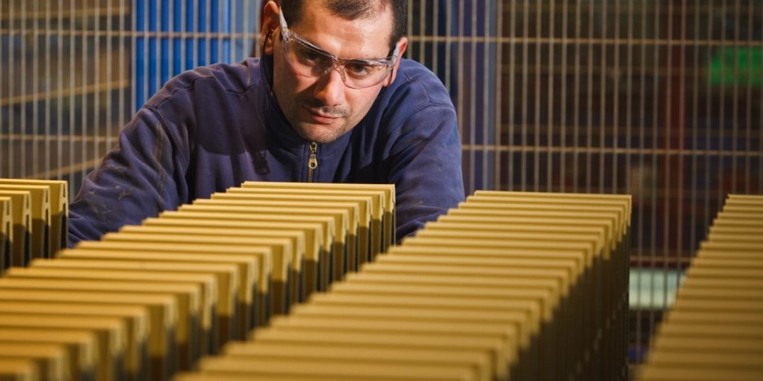 Quality check of roof tiles