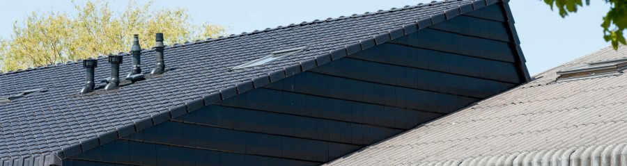 Dakpannen op flauwhellende daken