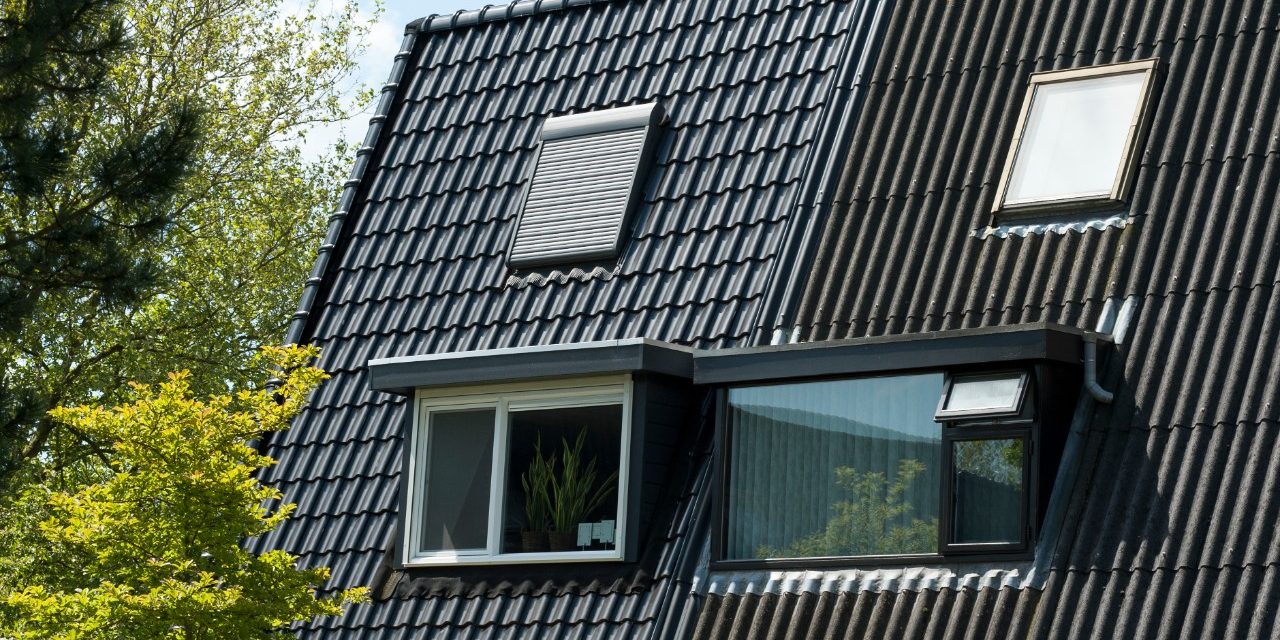 Madura Vulkaanzwart Edel-Engobe 755 | Renovatie Tussenwoningen | Hoofddorp | Contractor: Metsel- en Timmerbedrijf Veldman, Jongbloed Onderhoudswerkzaamheden, Heerhugowaard | Client: Particulier