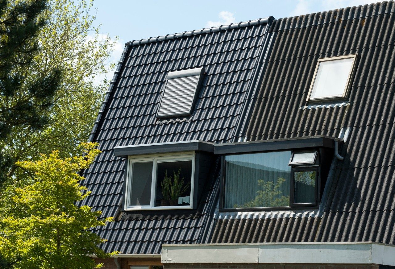 Madura Vulkaanzwart Edel-Engobe 755 | Renovatie Tussenwoningen | Hoofddorp | Contractor: Metsel- en Timmerbedrijf Veldman, Jongbloed Onderhoudswerkzaamheden, Heerhugowaard | Client: Particulier