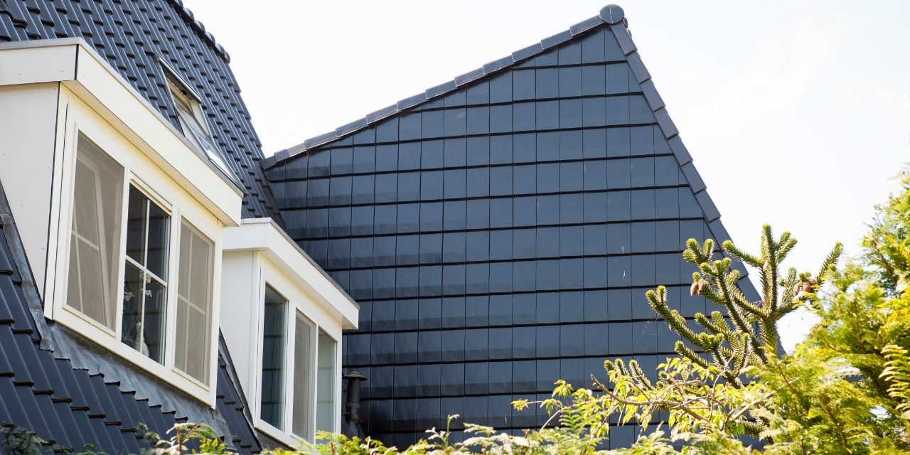 Madura Vulkaanzwart Edel-Engobe 755 | Renovatie Tussenwoningen | Hoofddorp | Contractor: Metsel- en Timmerbedrijf Veldman, Jongbloed Onderhoudswerkzaamheden, Heerhugowaard | Client: Particulier