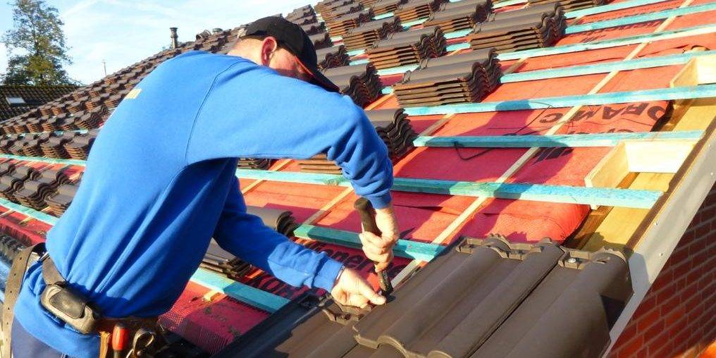 Hoe Pannen Leggen Tips En Trucs Voor Het Perfect Plaatsen Van Dakpannen