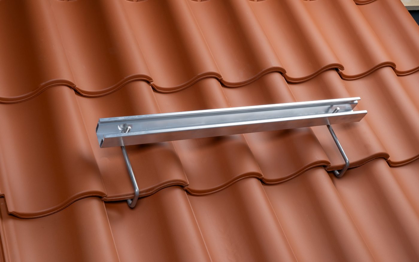 Verwerkte product foto van de OVH Vario natuurrood plus in combinatie met de Ventilatie/Haakdoorvoerpan 