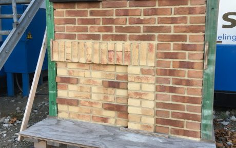 Proefmuur van gevoegde gevelbakstenen