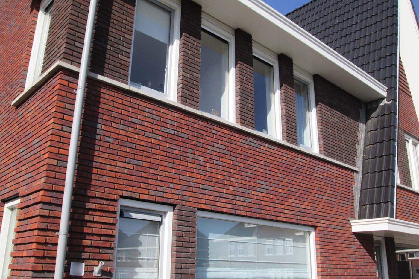 Nieuwbouw woningen, Agena HV WF in combination with Marowijne RoodZand Flash HV and Modula leikleur-mat-engobe, Pr. Margrietstraat and Kon. Maximastraat, Zwolle