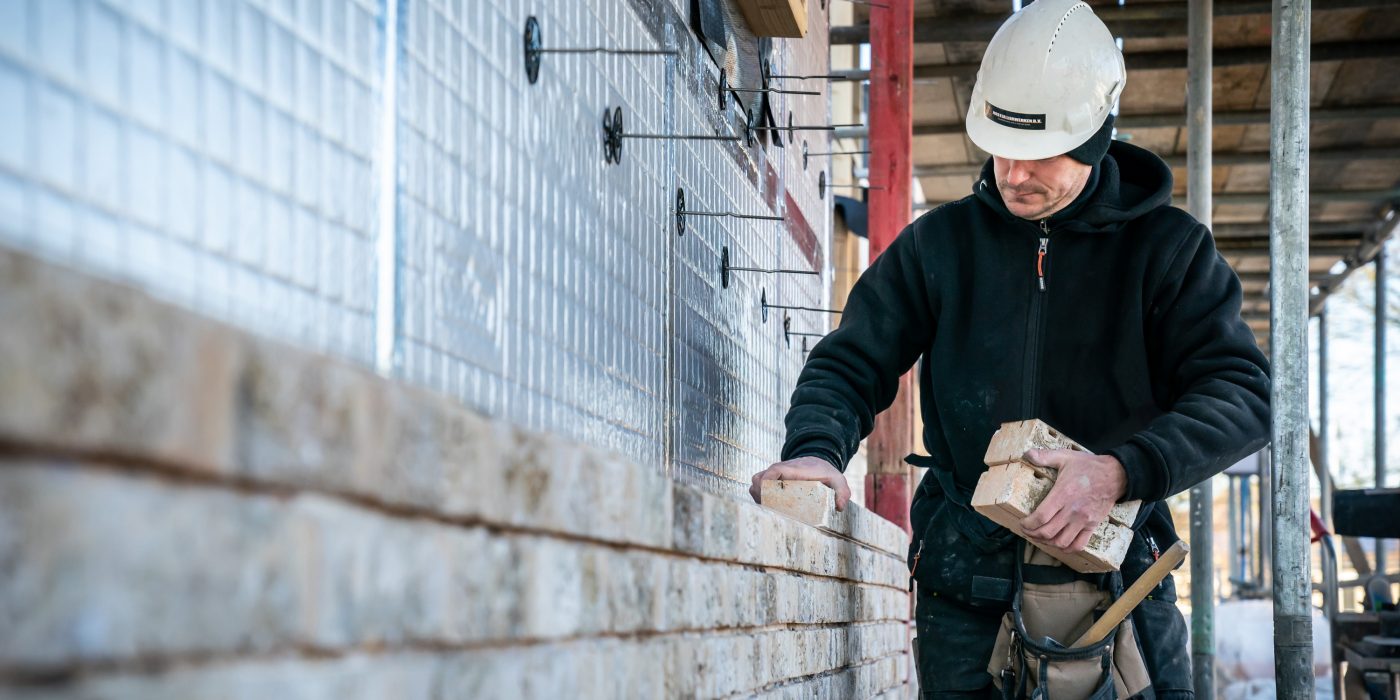 Verwerking van Marziale HV ClickBrick Pure gevelstenen in project Tuinhof in Ameide