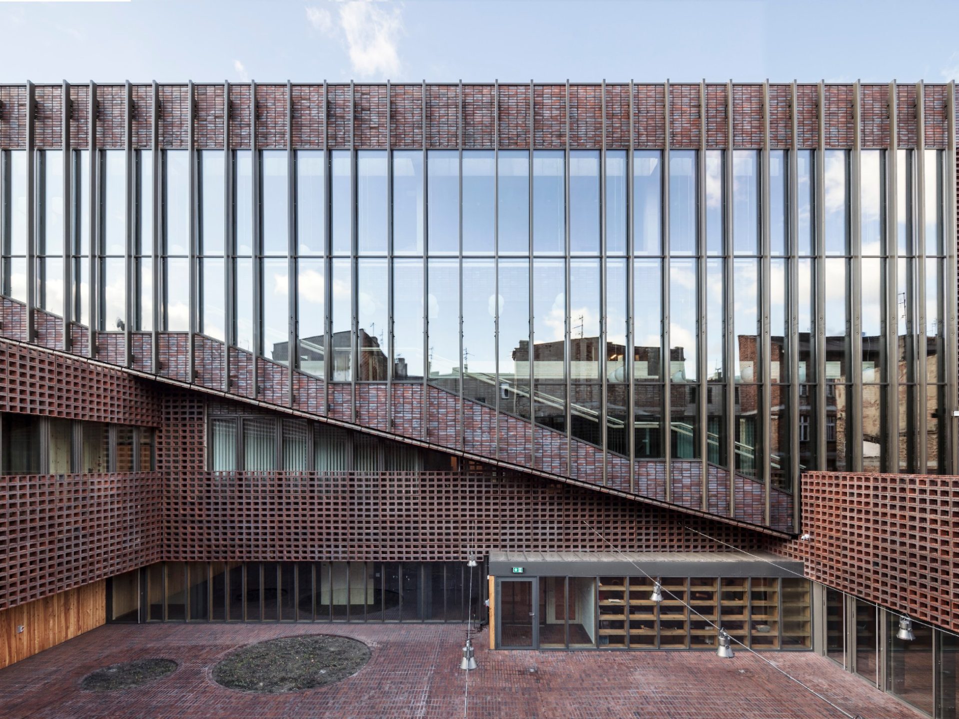 University of Silesia Faculty of Radio and Television; Brick Award 2020 Category "Sharing Public Spaces"; Architects: BAAS Arquitectura, Grupa 5 artchitekci, Maleccy biuro, Photo: Adrià Goula