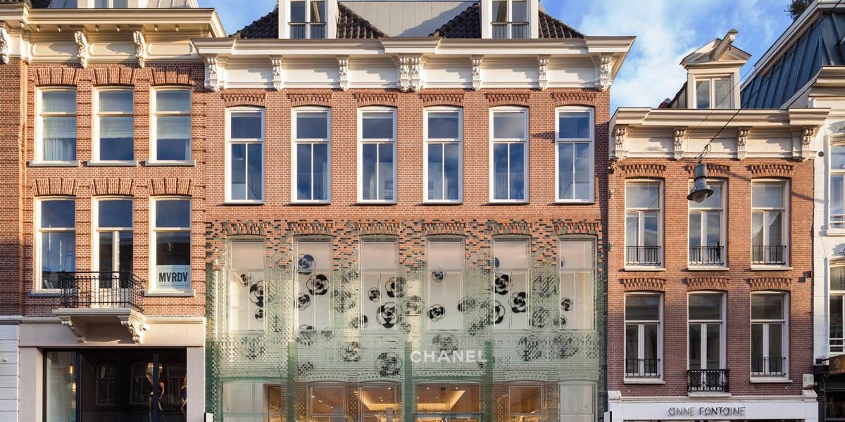 Crystal Houses, retail and apartment housing with facing bricks and glass bricks; Brick Award Nominee 2018; MVRDV, Photo:  Daria Scagolla, Stine Brakke