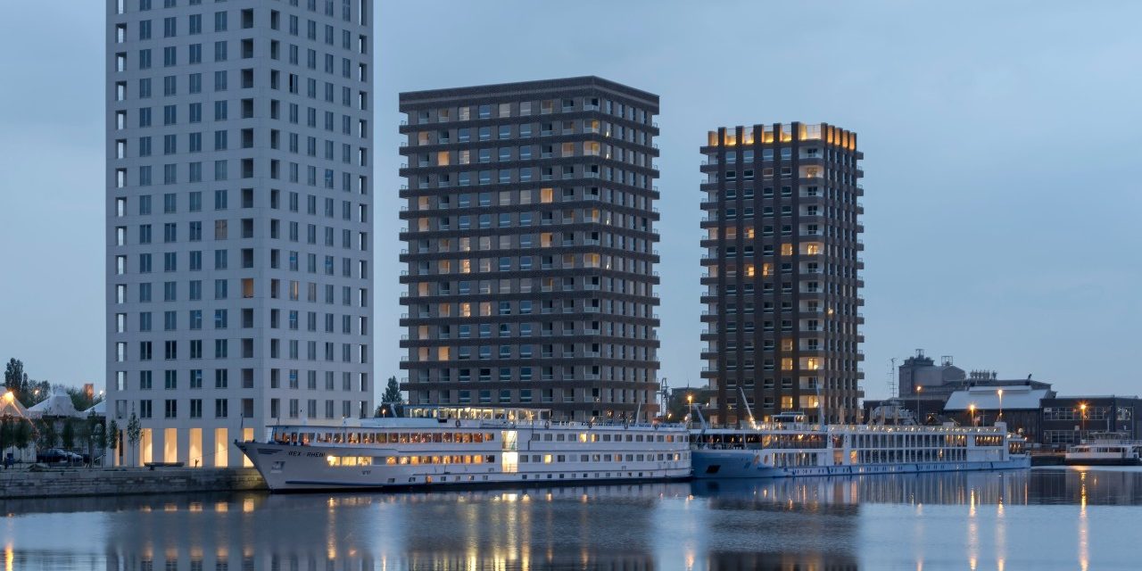 Apartment building "Westkaai Towers 5 & 6" in Antwerp/Belgium