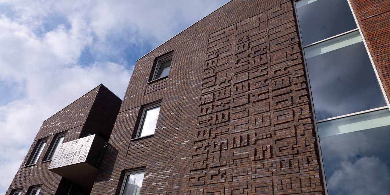 Agora Titaangrijs HV WF, Agora Zilvergrijs HV WF, Bloemen-serie Passiebloem en Kogelbloem WS WF | Nieuwbouw Appartementen en Horeca | Centrumplein, Kaatsheuvel | Architect: Marquart Architecten, Raamsdonkveer | BiermanHenket Architecten, Vught | Client: Woningbouwvereniging Casade, Waalwijk | Completion Date: 2015-01-01