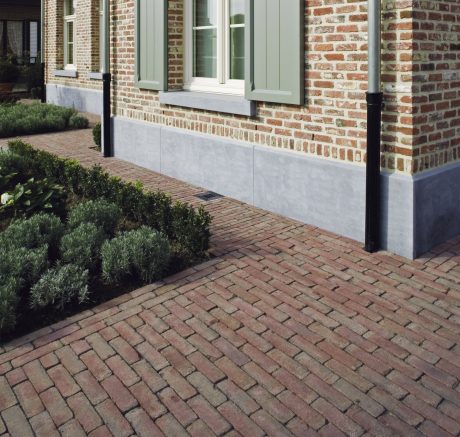 Nieuwbouw voorbeeldtuinen 2011. Straatbakstenen: bruno getrommeld wf, mastiek getrommeld wf, omber getrommeld df, padova getrommeld wf, paviona getrommeld wf, ravenna getrommeld df, torino df en paviona wf.