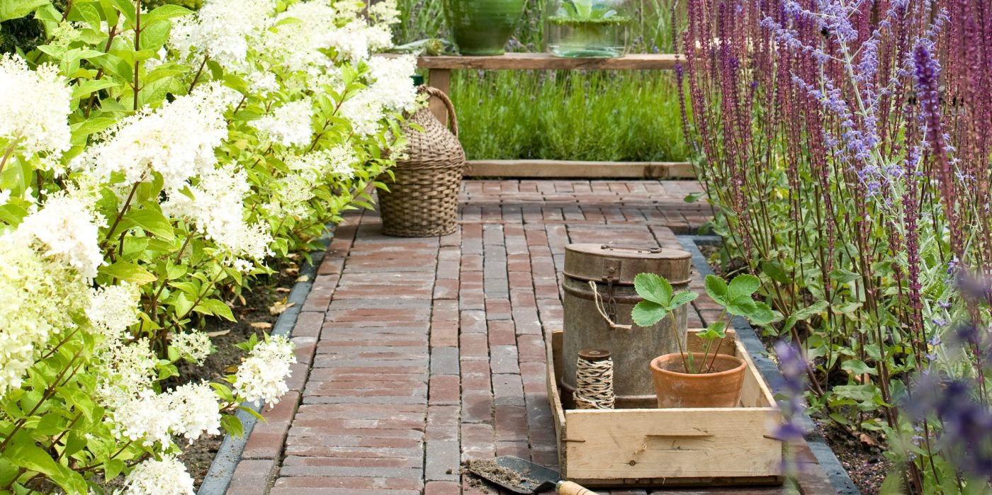 Tuinstijl Natura, serie 3 - 2014 - tuinen. Straatbakstenen series: Wienerberger Natura serie.