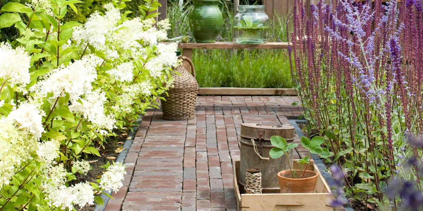 Tuinstijl Natura, serie 3 - 2014 - tuinen. Straatbakstenen series: Wienerberger Natura serie.