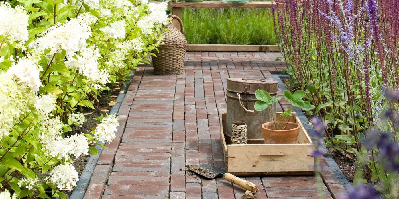 Tuinstijl Natura, serie 3 - 2014 - tuinen. Straatbakstenen series: Wienerberger Natura serie.