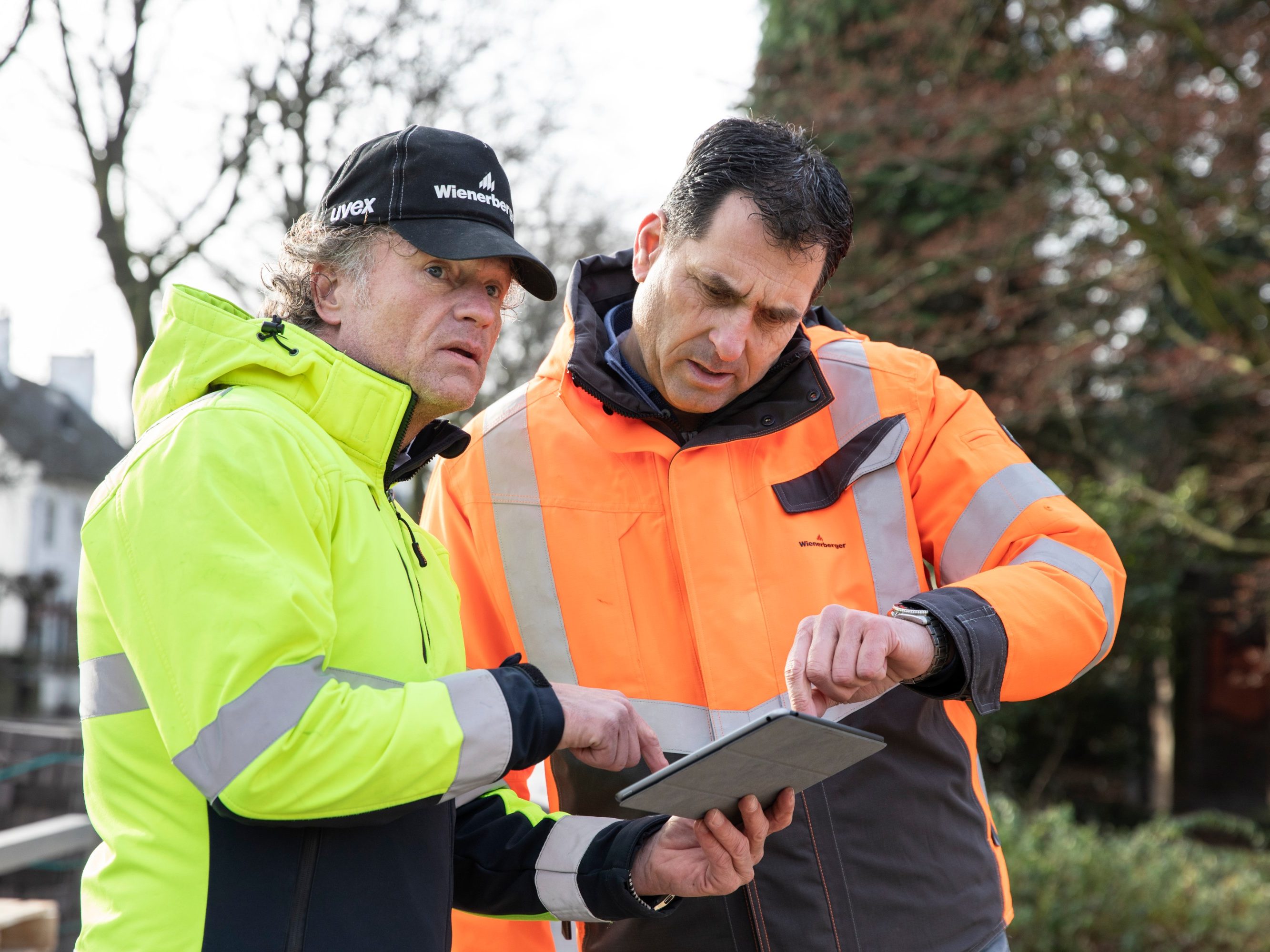 Leggen van straatstenen sfeerbeeld